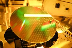 Mikrochips werden hauptsächlich aus Herstellerländern wie China oder Taiwan importiert. (Symbolbild)