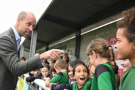 Prinz William eröffnet Straße für Fußball-Verein in Cornwall