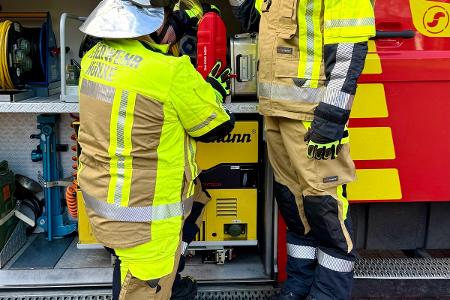 Zusätzliche Schutzkleidung für die Feuerwehr Hünxe