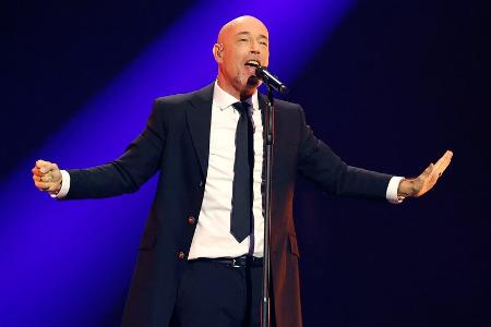 Schwerer Bühnenunfall: Der Graf stürzt bei Comeback-Konzert