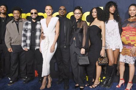 Netflix-Premiere: Eddie Murphy posiert mit sieben seiner zehn Kinder