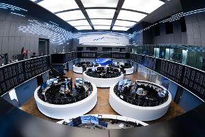 Handelssaal der Frankfurter Börse: Die Dax Konzerne legen im Tagesgeschäft zu (Archivbild)