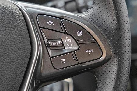 KGM Tivoli, Bedienpadel