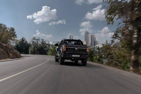 11/2025 VW Amarok Dark Label