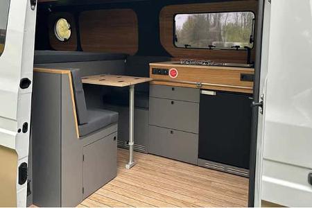 Der Campingbus Eifelland Relax Master ist einer der ersten Ausbauten des brandneuen Renault Master.