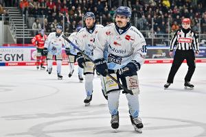 Neun Treffer in Augsburg:  Straubing dominiert weiter