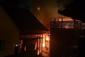 Brand eines Gartenhauses