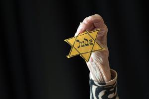 Das Auschwitz-Komitee kritisiert die geplante Auktion. (Symbolbild)