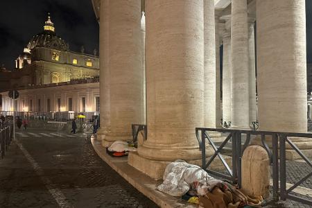 Für die Obdachlosen am Petersplatz werden die Nächte jetzt wieder kalt.