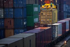 EU-Konjunkturexperten sehen eine anhaltend positive Dynamik bei der Wirtschaftsentwicklung. (Archivbild)