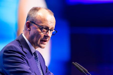 Beim Deutschlandtag der Jungen Union blies Kanzler Friedrich Merz (CDU) der Wind ins Gesicht. (Archivfoto)