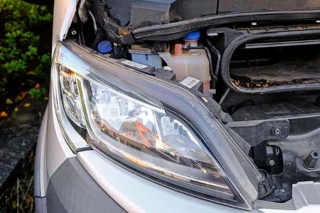 Zubehšrtest Philips LED-Lampe Schrauben lšsen