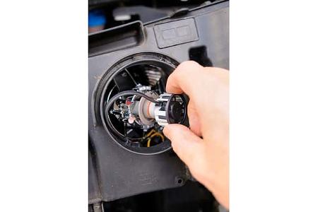 Zubehšrtest Philips LED-Lampe Lampe einsetzen