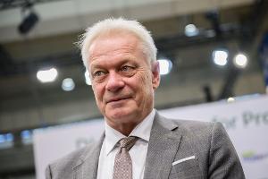 Wegen eines technischen Defektes am Flugzeug musste Bundesagrarminister Alois Rainer einen Flug in die USA umplanen. 