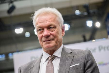 Wegen eines technischen Defektes am Flugzeug musste Bundesagrarminister Alois Rainer einen Flug in die USA umplanen. 