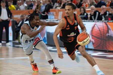 Nach Rückständen zur Pause: Berlin und Oldenburg im Top Four