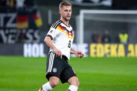 ABWEHR: Joshua Kimmich (bis 64.) - Note: 1,5 - Ging wegen seiner Knöchelverletzung angeschlagenen in die Partie. Ließ sich die Schmerzen aber nicht anmerken und war sofort wieder ein Fixpunkt im Spiel mit Ball. Dachte sehr geradlinig im Passspiel und lieferte mit der Flanken zum 1:0 die Initialzündung für das Schützenfest. Mit seinem Siegeswillen steckte er an diesem Abend viele Kollegen an.