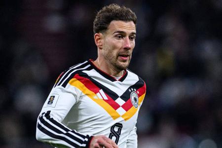 Leon Goretzka - Note: 2,5 - Interpretierte seine Mittelfeldposition enorm offensiv und gab streckenweise den zweiten Stürmer neben Woltemade. Legte das 2:0 mit einem feinen Steckpass auf. Hatte solche Highlights aber seltener als die Kollegen um ihn herum. Konnte auch die vielen Hereingaben letztlich nicht verwerten.