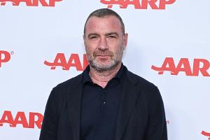 "Massive Kopfschmerzen": Liev Schreiber musste ins Krankenhaus