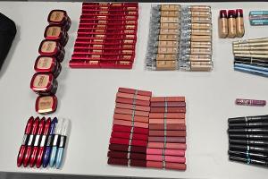 Polizei Münster - Sichergestellte Kosmetikartikel - Bilder mit dieser Veröffentlichung honorarfrei