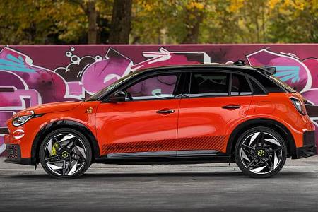 Abarth 600e Competizione