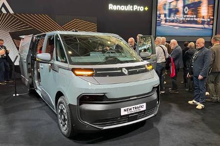11/2025 Renault Trafic E-Tech Premiere