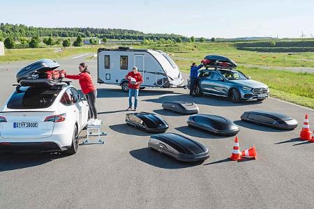 f_Knaus_Sport+Fun_Black-Edition_Dachboxtest