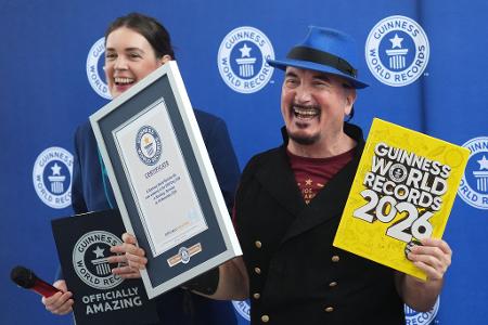 Joe Alexander hat nun 60 Weltrekorde aufgestellt.