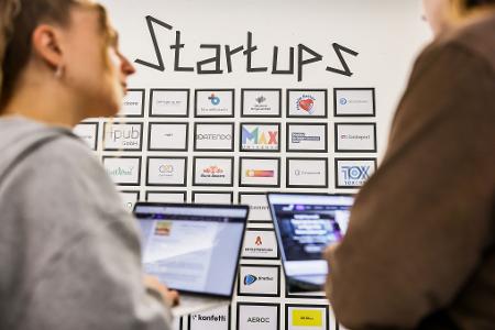 Start-ups in Europa wachsen, ringen aber mit Bürokratie. (Archivbild)