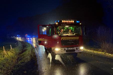Bild zeigt Feuerwehr an der Einsatzstelle