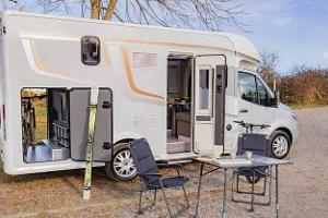 Seitansicht, Camping, Wohnmobil