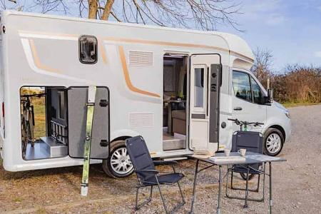 Seitansicht, Camping, Wohnmobil