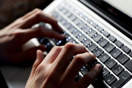 Der verstärkte Einsatz von KI könnte laut der Studie das Bruttoinlandsprodukt jährlich um 0,8 Prozentpunkte wachsen lassen. 