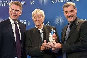 Seltener öffentlicher Auftritt: Gerhard Polt erhält Auszeichnung