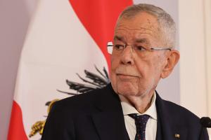 Titel gegen Feiertag? Van der Bellen antwortet Arnautovic