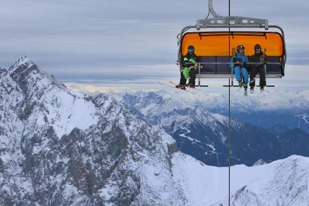 Bald startet der Skibetrieb auch an der Zugspitze. (Archivfoto) 