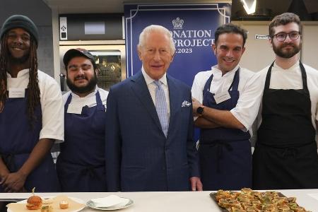 Kein Essen für die Tonne: König Charles feiert zweijähriges Jubiläum