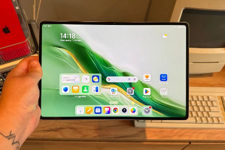 Samsung Galaxy Tab S10 Plus: Premium-Tablet mit 7 Jahren Updates, hoher Komfort und Preis; wer ohne Stift auskommt oder schnell wechselt, findet günstigere Alternativen.