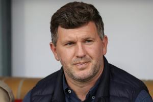 Schicker-Wechsel weiter in der Schwebe