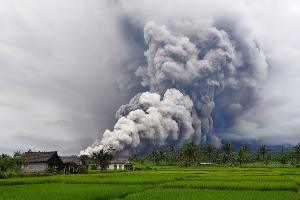Die Aschesäule war zwei Kilometer hoch.