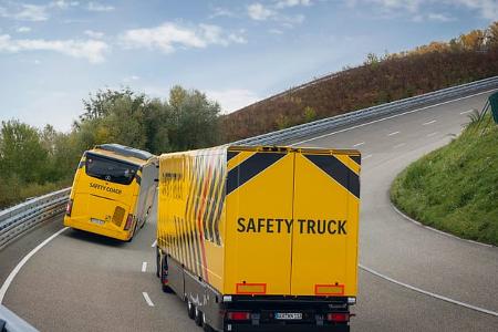 11/2025 Mercedes eActros Safety Truck