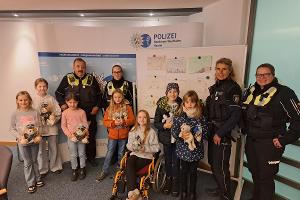 Gruppenfoto aller Gewinnerinnen und Gewinner