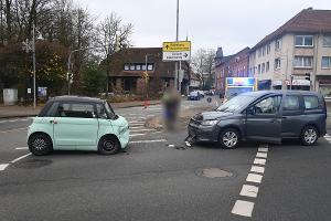 Das vierrädrige Leichtkraftfahrzeug kollidierte mit einem Auto.