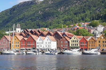 Häuserfront, Norwegen, Camping, Frankia Neo, Wohnmobil
