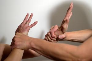 Von häuslicher Gewalt sind vor allem Frauen und Mädchen betroffen. (Symbolbild)