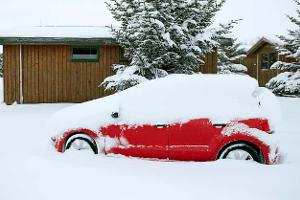 Auto im Schnee