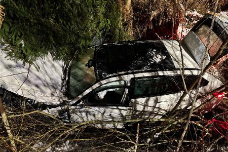 Nach Unfall im Graben gelandet