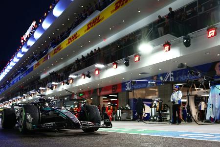 Russell fährt Bestzeit im dritten Training