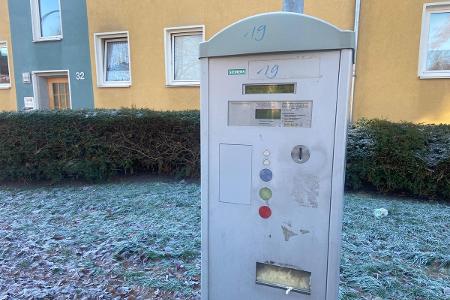 Einer der beschädigten Parkscheinautomaten in der Marienbruchstraße