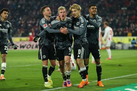 Doppelpack Burkardt: Frankfurt gewinnt wilden Schlagabtausch